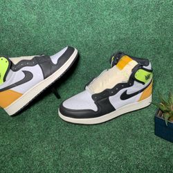 Jordan 1 OG Volt GS Dead Stock