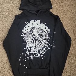Black and white spider hoodie great price 👌!! We can negotiate !!!!