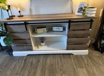 Tv console