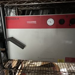 BINDER B 28 (B028-120V) (9010-0067) Gravity Convection Incubator, 1 Cu Ft (28 L), 120V