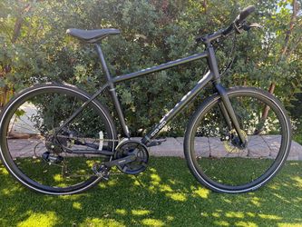 XL- REI Co-op Cycles CTY 1.1 Hybrid Commuter Bike – Disc Brakes – Black