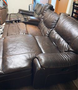 Leather Sectional W/Recliners and Chaise 