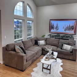 Crate And Barrel Axis Sectional Sofa | Delivery Available 