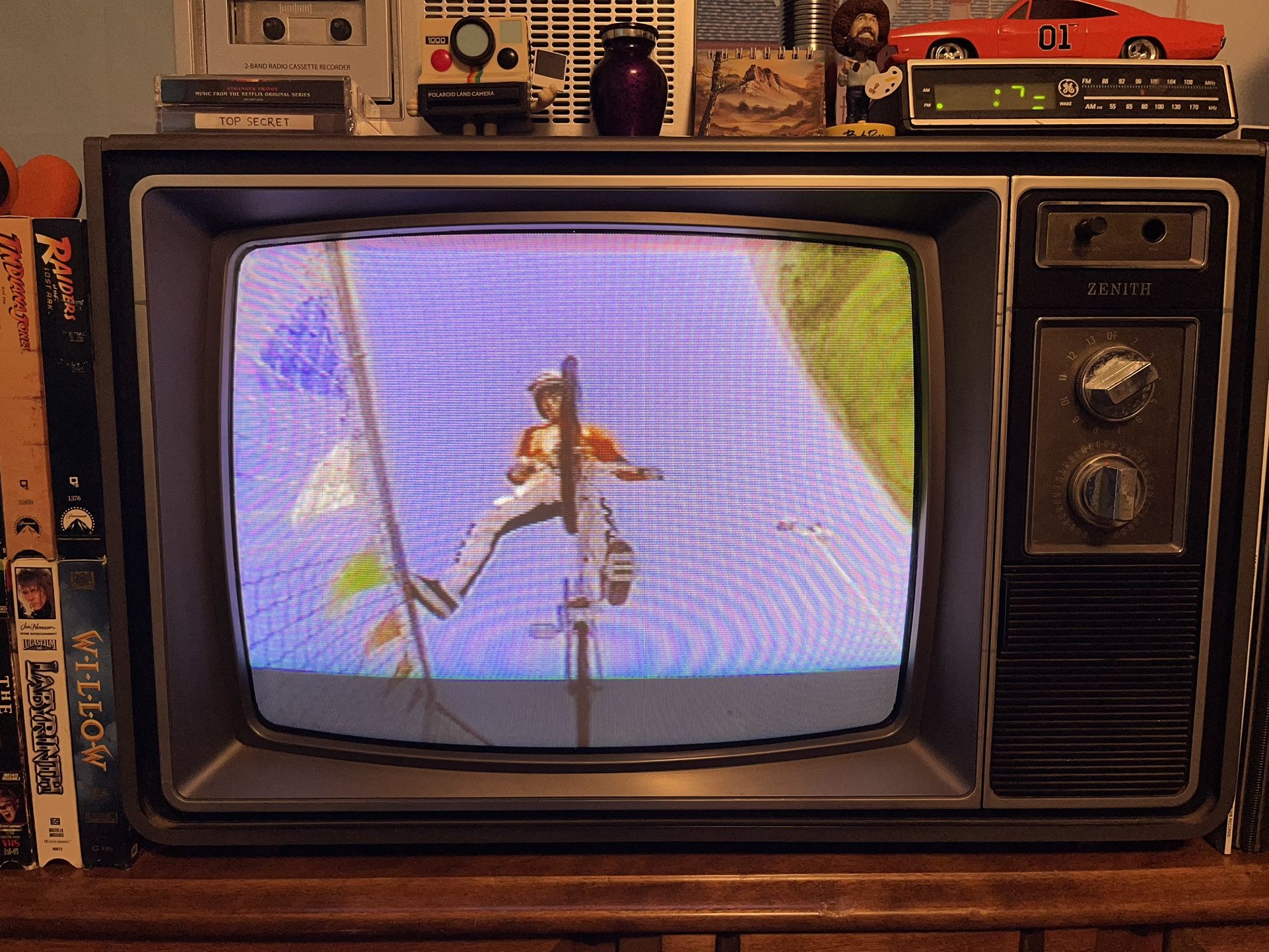 1983 Zenith 19” CRT TV (Y1908W)