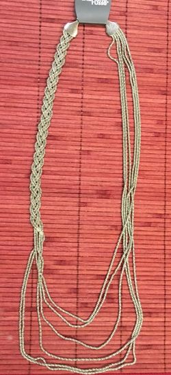 Silver tone necklace