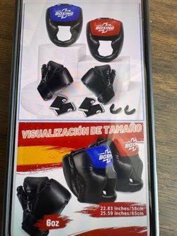 Set of 12 pieces of boxing equipment boxing gloves