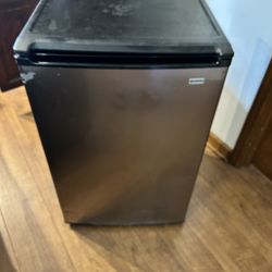 Mini Fridge - Kenmore Elite