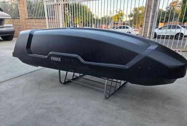 Thule Force XT L rooftop cargo box