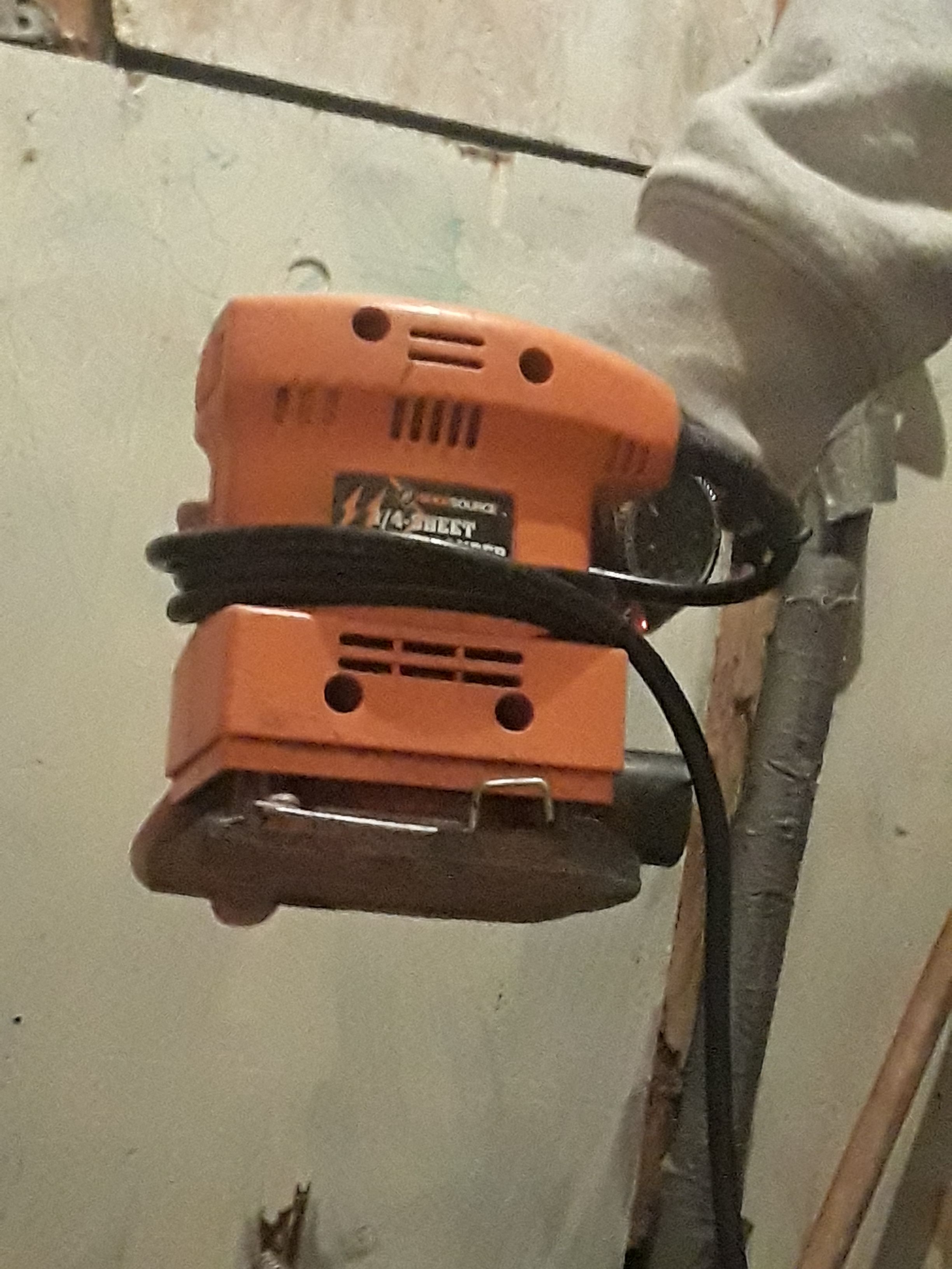 1/4 sheet orbital sander