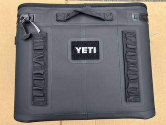 YETI Hopper Flip 18 Soft Cooler Black NEW