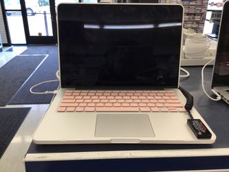 Apple laptop