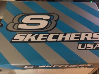 Brand New Skechers Boots size 6