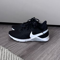 Nike Flex Train Women Size 6