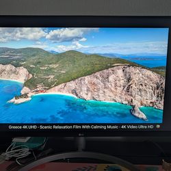 32" LG UltraFine IPS 4K UHD Monitor