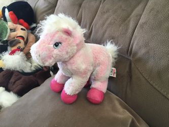 Stuffed animal horse