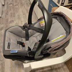 Graco. Baby Car Seat. Till 35lbs