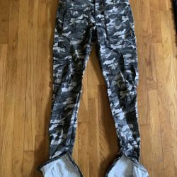 CAMO STACKED/FLARE CARGO PANTS