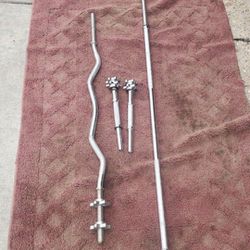 1"HOLE BARS. 6' STRAIGHT BAR. $40
EZ-CURL BAR  $35
SET OF DUMBBELLS HANDLES  $30
7111.S WESTERN WALGREENS 
$90. CASH ONLY AS IS 