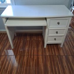 Free  3  Ft Long By 2 1/2 Higth  Very Strong