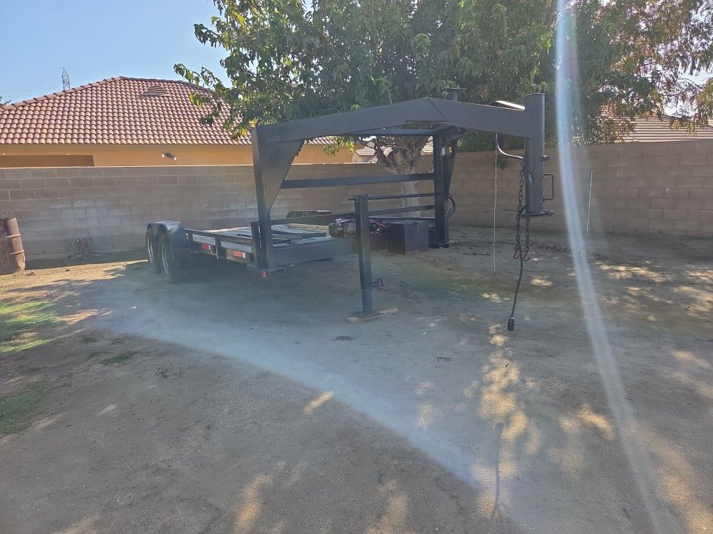 18ft Goose Neck Trailer 