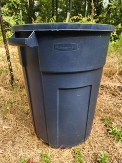 RUBBERMAID GARAGE CAN !!!