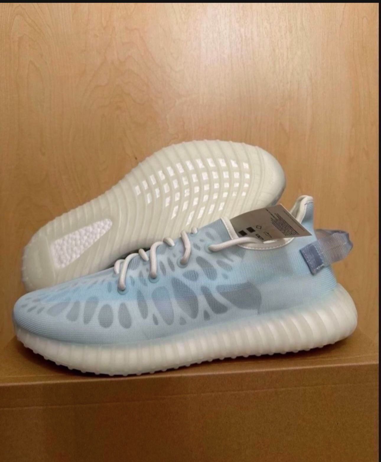 Adidas Yeezy Boost 350 V2 Mono Ice GW2869 Mens Size 11 Brand New