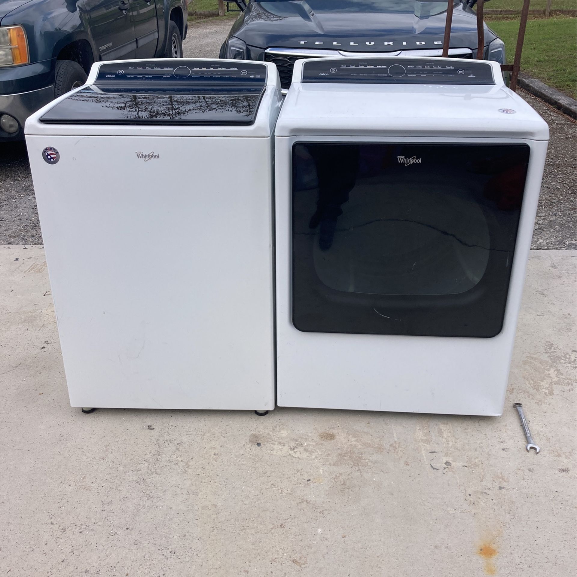 Whirlpool Washer/Dryer Combo.