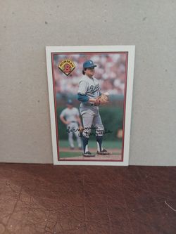1989 Bowman Fernando Valenzuela Baseball Card