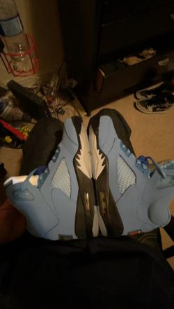 Jordan 5 UNC Size 9