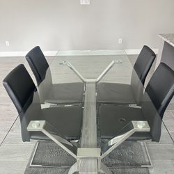 Dining Table From RoomsTogo