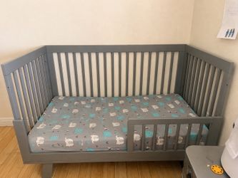 Kids crib bed