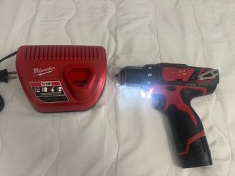Milwaukee Drill 12v