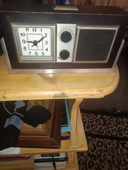 Vintage am/fm clock radio Seth Thomas Baxter6593
