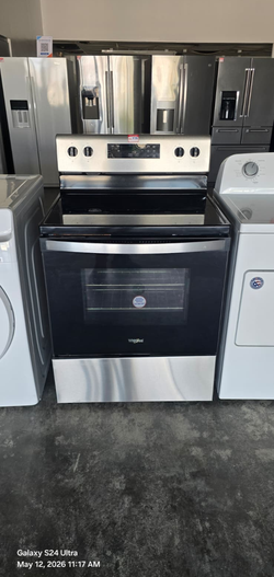 Whirlpool Electric Range – Smooth Top, Stainless, Clean