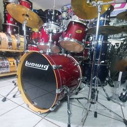 Complete Drum Set !! 🥁  !! $450 Or Best Offer !! 