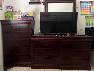 Brown dresser set