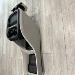 Chrysler Pacifica Center floor console