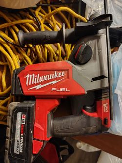 Milwaukee rotary hammer
