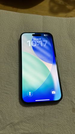 iPhone 15: 128GB +Case: unlocked Excellent condition