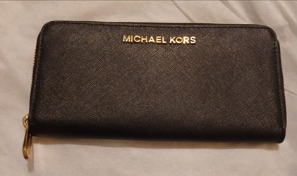 Michael Kors Black Saffiano Leather Jet Set Travel Zipper Wallet W/ Gold Accents