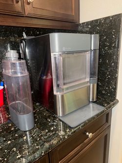 GE Profile Ice nugget ice machine