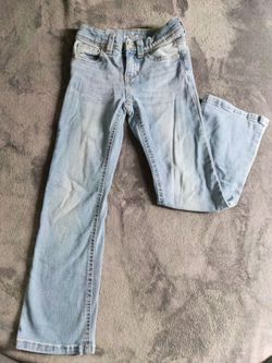 Girl jeans size 6 some flare