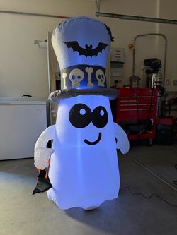 Halloween Airblown Inflatable Ghost with Big Hat holding with Candy 5ft (New)