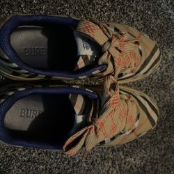 Burberry size 11 us