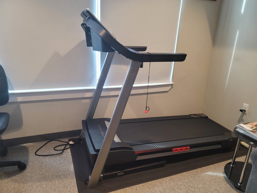 Proform 505 CST Treadmill for sale
