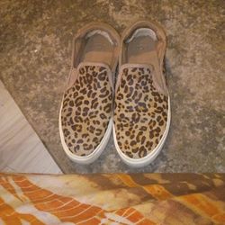 Leopard Print Ugg Shoes 5$