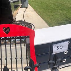 Dresser Drawer With Mirror $30 In Bakersfield I Don’t Know Why It Keeps Saying Seattle