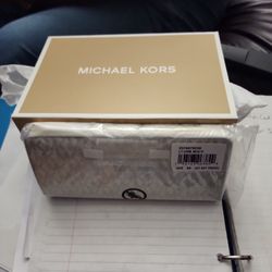 Michael Kors Jet Set Travel Wallet #416