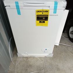 New 3.5 Cubic Ft Chest Freezer $25 Delivery Milwaukee Great For Small Space.