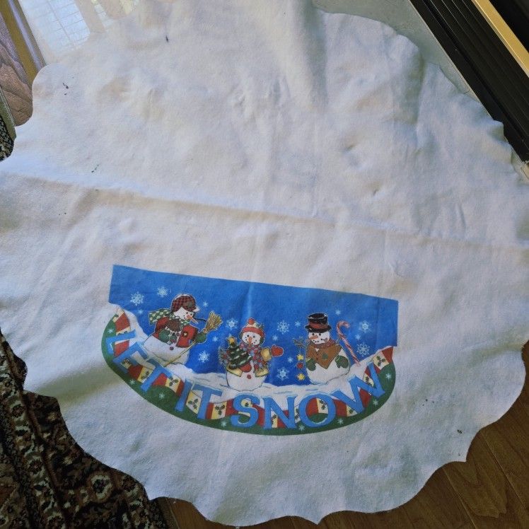 48inch Wide Round Fabric Christmas Tree Skirt With Santa & Let It Snow Print